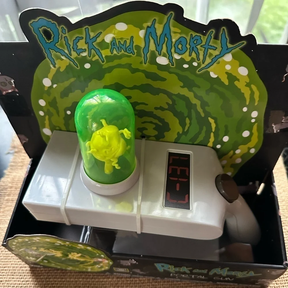 Rick and Morty Toy Portal Gun New in Box - Picture 3 of 6